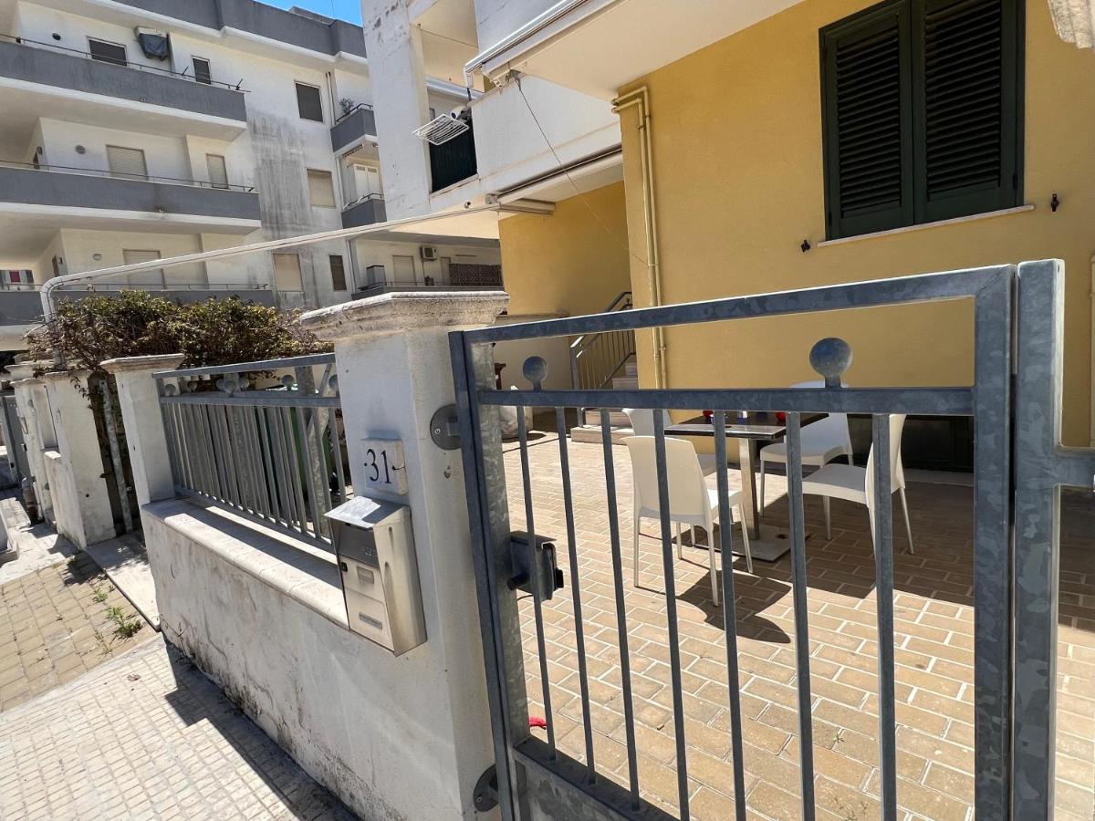 Rosmini Apartment - Parcheggio-Veranda - Baia Verde - Lido - By Click Salento Галиполи Екстериор снимка