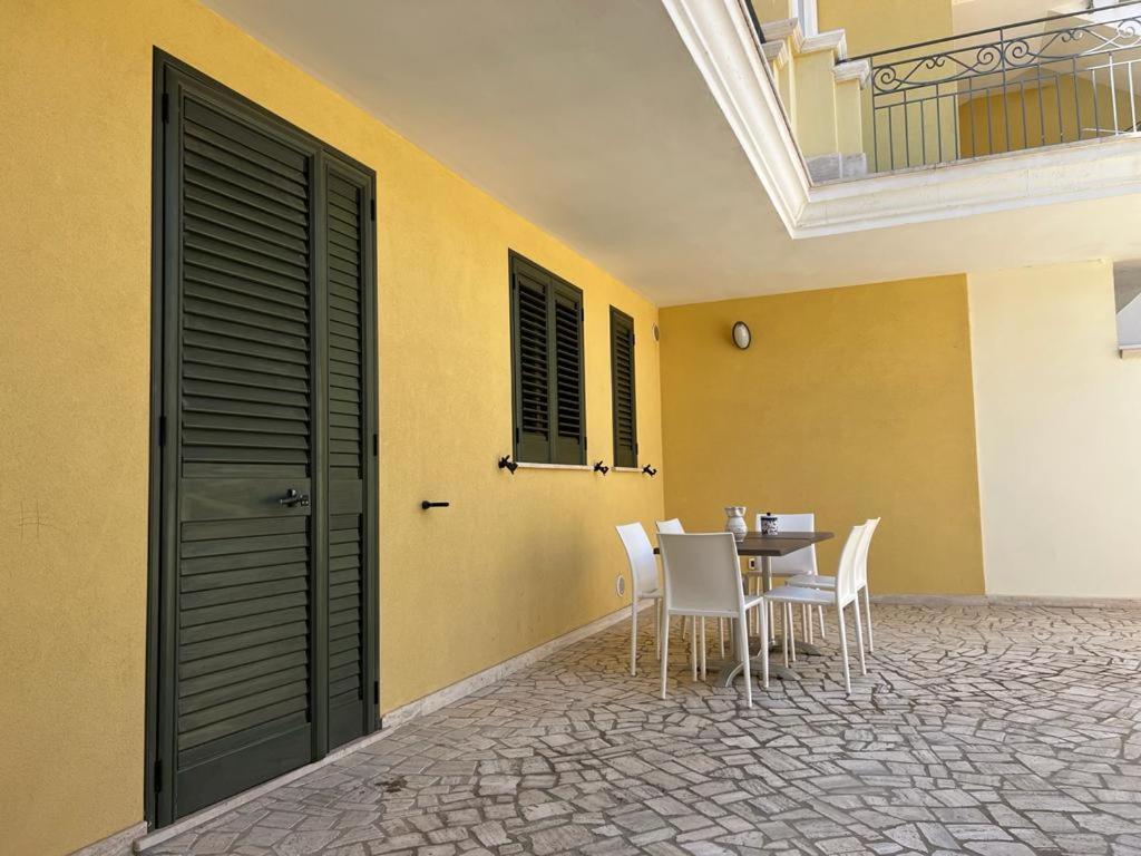 Rosmini Apartment - Parcheggio-Veranda - Baia Verde - Lido - By Click Salento Галиполи Екстериор снимка
